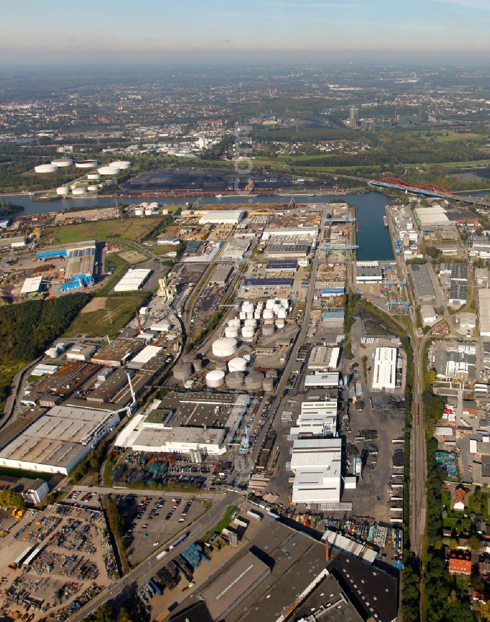 Essen from the bird's eye view: View of the city port in Essen in the state North Rhine-Westphalia