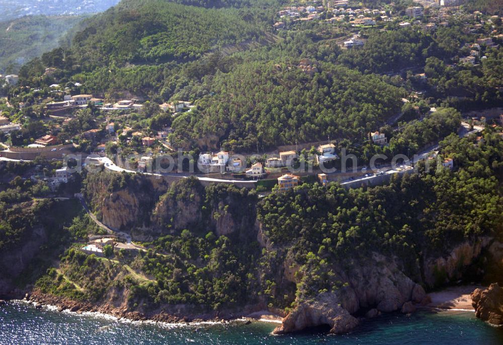 Aerial image La Galère - Blick auf einen Teil der Esterel-Küste an der Cote d' Azur in Frankreich. 1903 begann der französische Touring-Club damit die Esterel-Küste zu eine der schönsten Steilküstenstrassen, die Corniche d' Or ausbauen zu lassen. Kontakt Touristinfo: Office du Tourisme, BP 272, 06403 Cannes Cedex, Tel. +33(0)492 99842 2, Fax +33(0)492 99842 3, Email: tourisme@semec.com