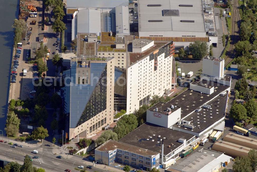 Aerial image Berlin - Blick auf das Estrel Hotel Berlin - Europas größter Convention-, Entertainment- und Hotel-Komplex mit 1.125 Zimmern und Suiten, fünf Restaurants und der täglich stattfindenden Live-Show „Stars in Concert“. Kontakt: Estrel Berlin, Sonnenallee 225, 12057 Berlin. Tel.: +49 (0)30 / 6831- 0, Fax: +49 (0)30 / 6831-2345