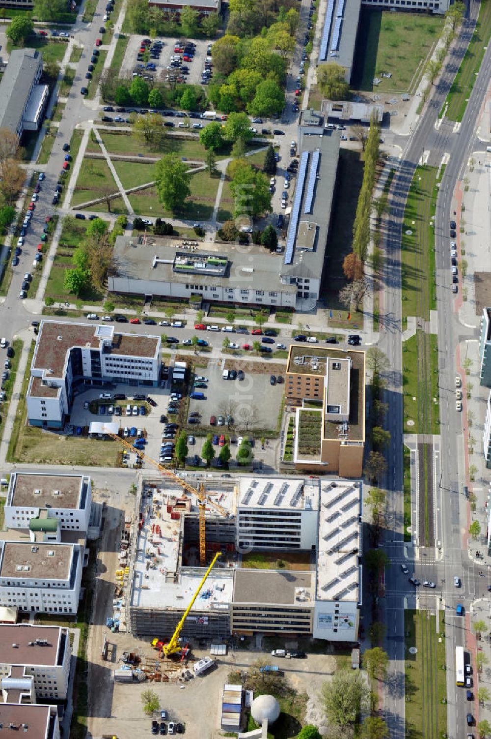 Berlin from above - Baustelle vom Europa Center Adlershof, ein Büro-und Geschäftshaus, am Wissenschafts- und Wirtschaftsstandort Adlershof WISTA