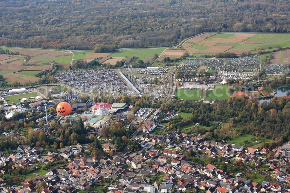 Aerial photograph Rust - The amusement park and family park in Rust in Baden-Wuerttemberg with roller coasters and many attractions