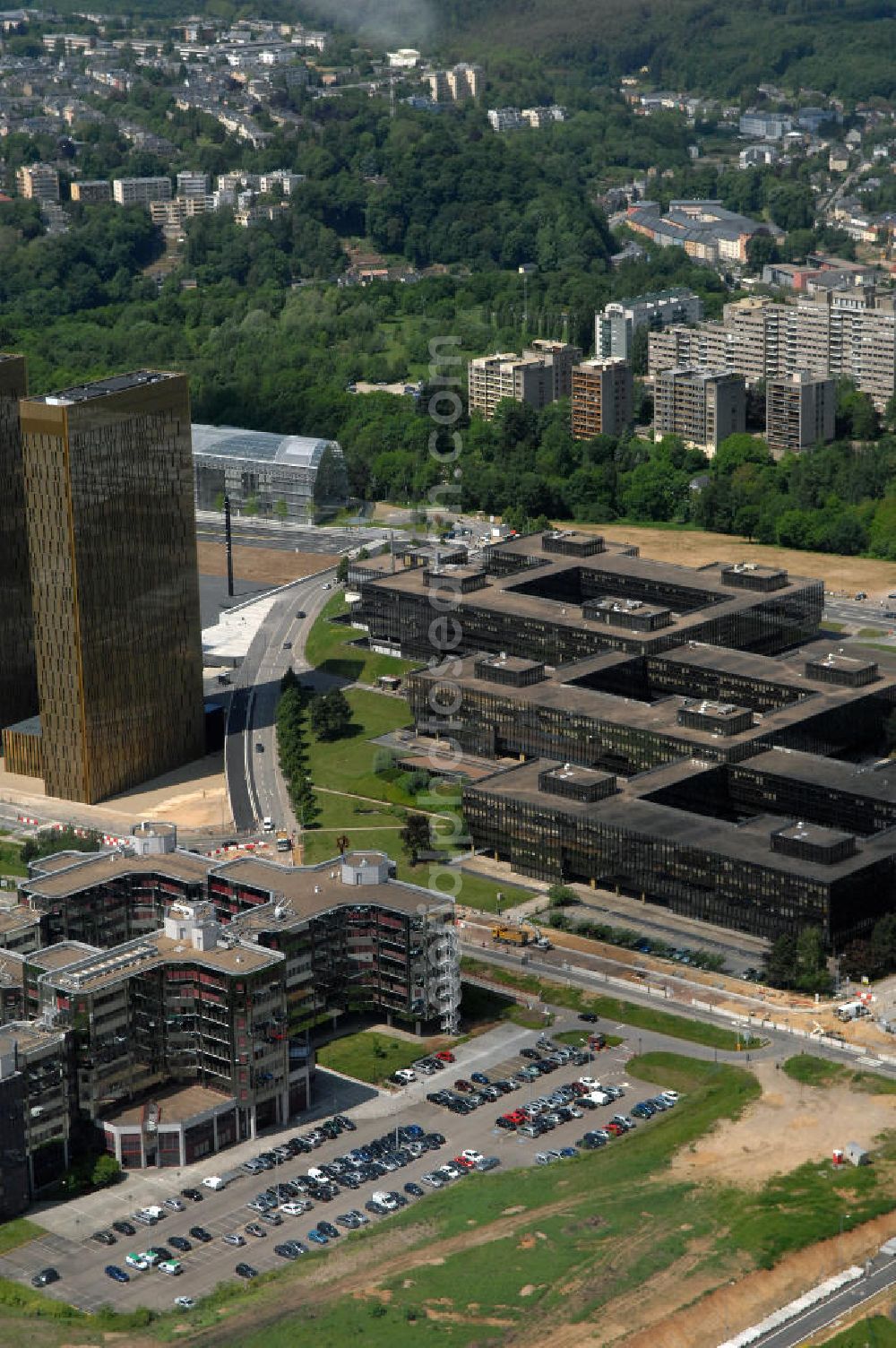 Luxemburg from the bird's eye view: Blick auf das Europaviertel auf dem Kirchberg-Plateu. Im Europaviertel sind der Europäische Gerichtshof sowie der Europäische Rechnungshof, die Europäische Investitionsbank und der Rat der Europäischen Union ansässig.