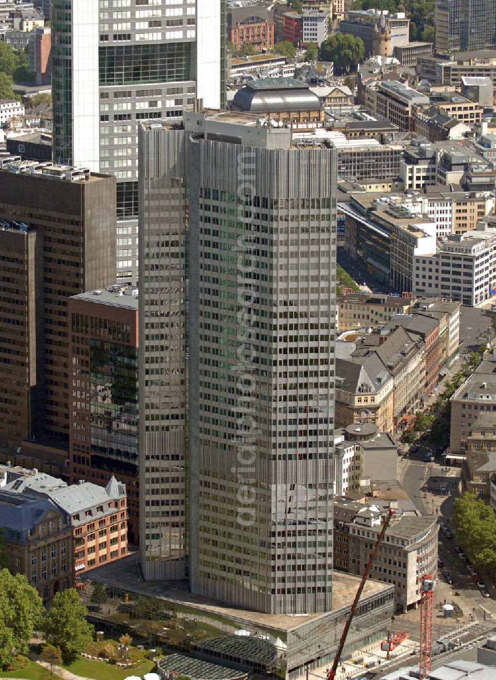 Aerial photograph Frankfurt am Main - Blick auf den 148 m hohen Eurotower, dem Sitz der Europäischen Zentralbank (vorn), und den Commerzbank Tower mit 259 m Höhe. Von 1997 bis 2003 war die von Norman Foster entworfene Commerzbank-Zentrale das höchste Gebäude Europas. View of the 148 m high Euro Tower, headquarters of the European Central Bank (front), and the Commerzbank Tower with 259 m height. From 1997 to 2003 the Commerzbank headquarters, designed by Norman Foster, was the tallest building in Europe.