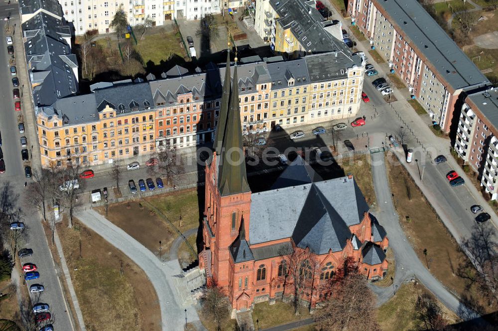 Chemnitz from above - Die Evangelisch-Lutherische St. Markuskirche an der Martinstraße in Chemnitz. Das Gebäude wurde Ende des neunzehnten Jahrhunderts nach Entwürfen des Architektenbüros Abesser & Kröger im Stil der norddeutschen Backsteingotik erbaut. The Evangelical Lutheran St. Martin Church at the Martinstrasse in Chemnitz.