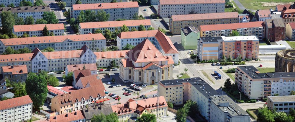 Zerbst / Anhalt from above - Die Evangelische Kirche St. Trinitatis, auch Trinitatiskirche, in Zerbst in Sachsen-Anhalt, aus dem 17. Jahrhundert dient heute als Gemeindezentrum. Holy Trinity Evangelical Church in Zerbst / Anhalt in Saxony-Anhalt.