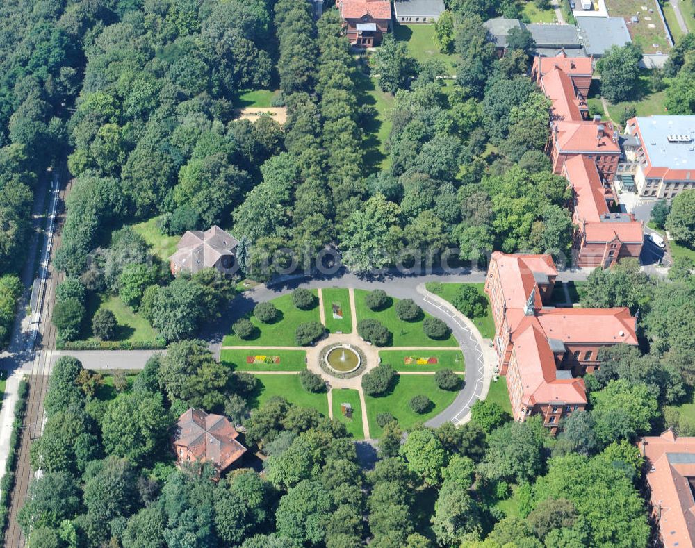 Aerial image Berlin Lichtenberg - Blick auf das Evangelische Krankenhaus Königin Elisabeth Herzberge in Lichtenberg. View of the Protestant Queen Elizabeth Hospital in Lichtenberg.