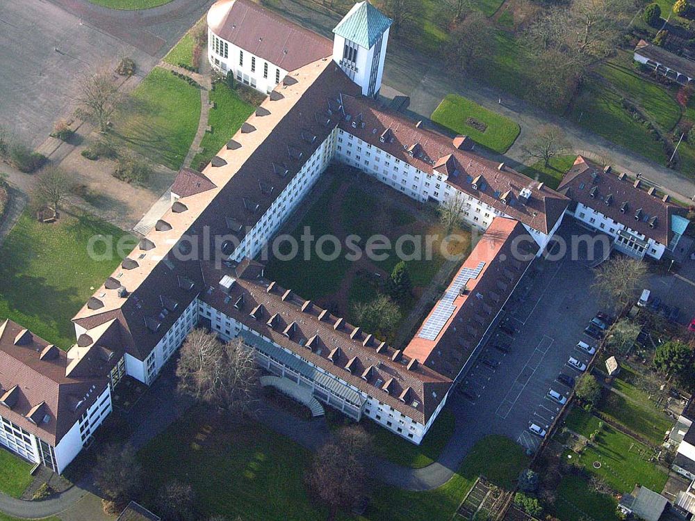 Bielefeld from the bird's eye view: 09.12.2004 Bielefeld, Blick auf das Evangelische Johannes Krankenhaus. Evangelisches Johannes-Krankenhaus, Schildescher Str. 99, 33611 Bielefeld, Telefon: 0521 / 8 01-02