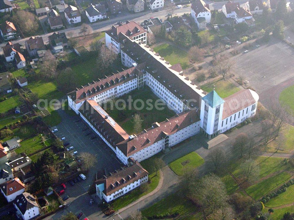 Bielefeld from the bird's eye view: 09.12.2004 Bielefeld, Blick auf das Evangelische Johannes Krankenhaus. Evangelisches Johannes-Krankenhaus, Schildescher Str. 99, 33611 Bielefeld, Telefon: 0521 / 8 01-02