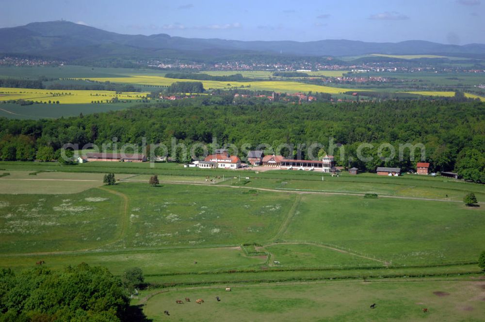 Gotha from above - Die Pferderennbahn / Galopprennbahn Boxberg in Thüringen ist nach dem gleichnamigen Höhenzug benannt. The racecourse Boxberg in Thuringia is named after the mountain range.