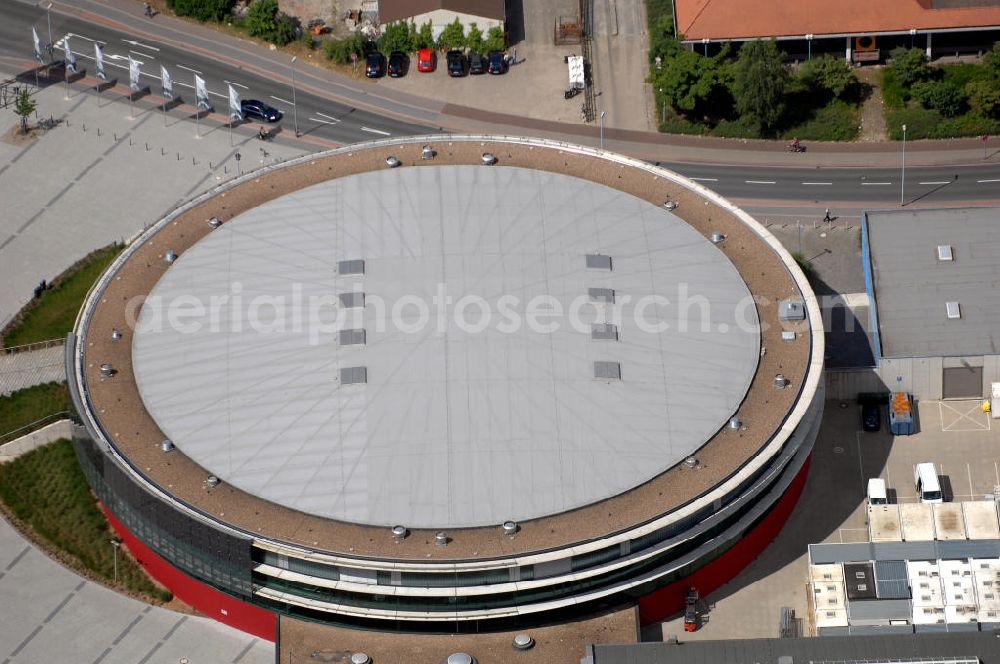 Aerial photograph OLDENBURG - Blick auf die EWE Arena. Die EWE ARENA ist Teil des Weser-Ems Hallen-Komplexes und mit den übrigen Hallen verbunden.Weser-Ems-Halle Oldenburg GmbH, Europaplatz 12, 26123 Oldenburg, Presse-Telefon: 0441/8003298, info@weser-ems-halle.de