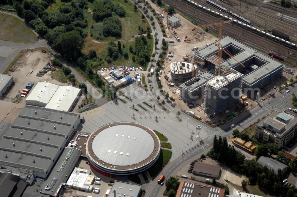 Aerial image OLDENBURG - Blick auf die EWE Arena. Die EWE ARENA ist Teil des Weser-Ems Hallen-Komplexes und mit den übrigen Hallen verbunden.Weser-Ems-Halle Oldenburg GmbH, Europaplatz 12, 26123 Oldenburg, Presse-Telefon: 0441/8003298, info@weser-ems-halle.de