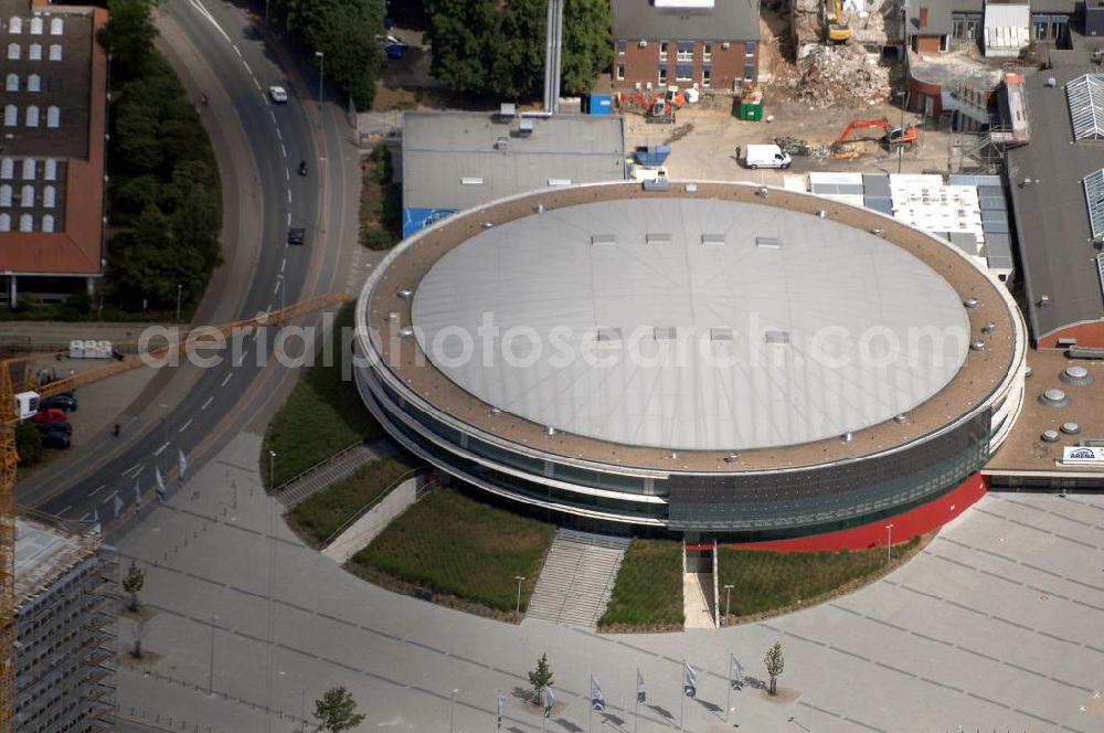 Aerial image OLDENBURG - Blick auf die EWE Arena. Die EWE ARENA ist Teil des Weser-Ems Hallen-Komplexes und mit den übrigen Hallen verbunden.Weser-Ems-Halle Oldenburg GmbH, Europaplatz 12, 26123 Oldenburg, Presse-Telefon: 0441/8003298, info@weser-ems-halle.de