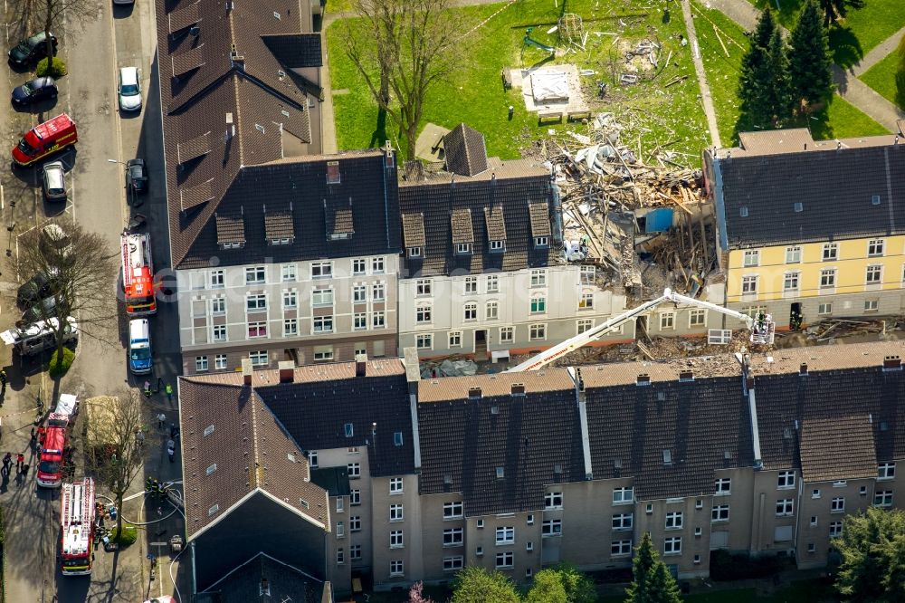 Aerial image Dortmund - Explosion damages in Residential area of the multi-family house settlement Teutonenstrasse in the district Hoerde in Dortmund in the state North Rhine-Westphalia