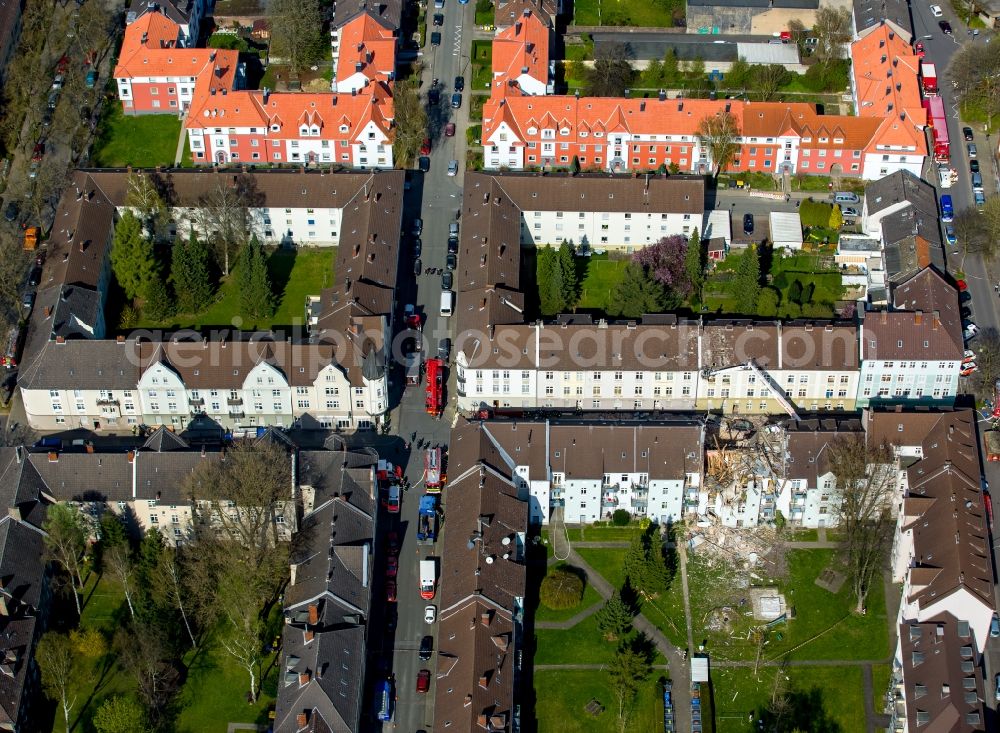 Dortmund from above - Explosion damages in Residential area of the multi-family house settlement Teutonenstrasse in the district Hoerde in Dortmund in the state North Rhine-Westphalia