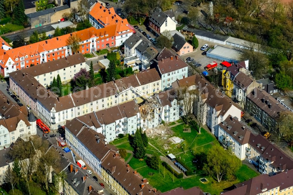 Aerial image Dortmund - Explosion damages in Residential area of the multi-family house settlement Teutonenstrasse in the district Hoerde in Dortmund in the state North Rhine-Westphalia