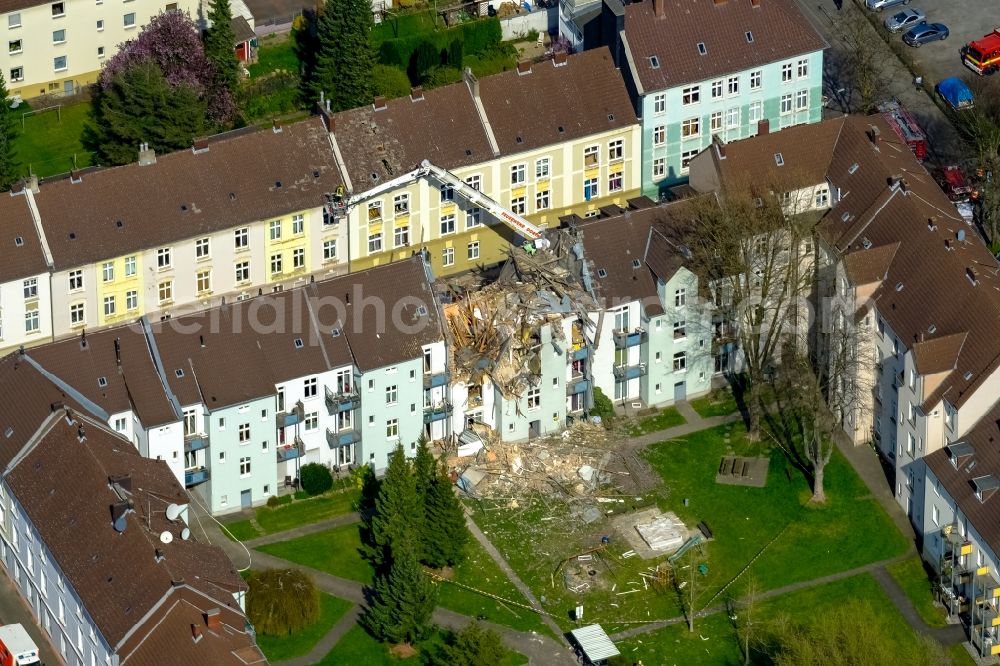 Aerial photograph Dortmund - Explosion damages in Residential area of the multi-family house settlement Teutonenstrasse in the district Hoerde in Dortmund in the state North Rhine-Westphalia