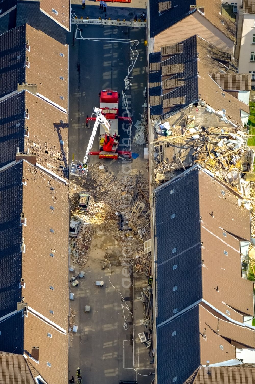 Aerial photograph Dortmund - Explosion damages in Residential area of the multi-family house settlement Teutonenstrasse in the district Hoerde in Dortmund in the state North Rhine-Westphalia