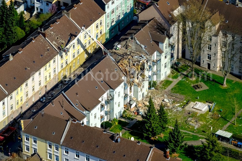 Dortmund from above - Explosion damages in Residential area of the multi-family house settlement Teutonenstrasse in the district Hoerde in Dortmund in the state North Rhine-Westphalia