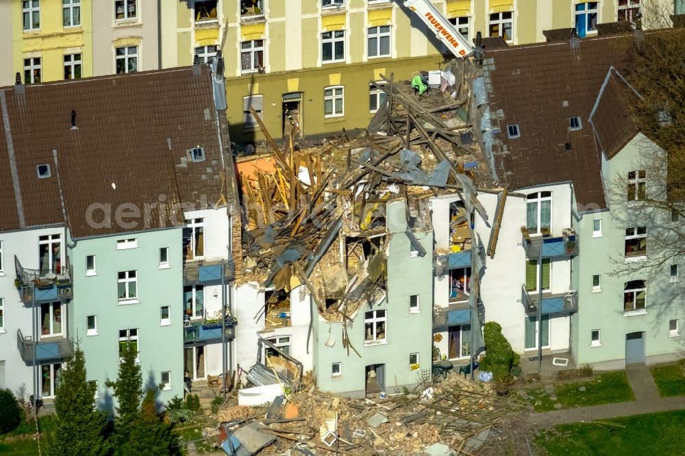 Aerial image Dortmund - Explosion damages in Residential area of the multi-family house settlement Teutonenstrasse in the district Hoerde in Dortmund in the state North Rhine-Westphalia