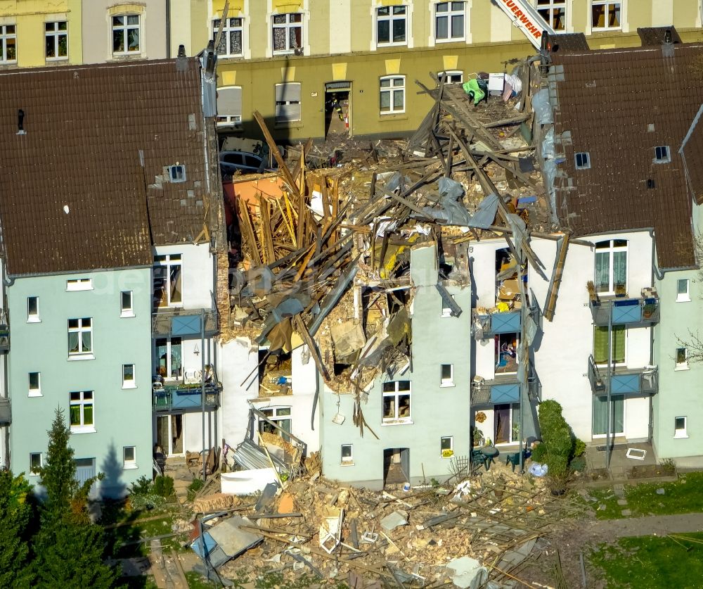 Aerial photograph Dortmund - Explosion damages in Residential area of the multi-family house settlement Teutonenstrasse in the district Hoerde in Dortmund in the state North Rhine-Westphalia