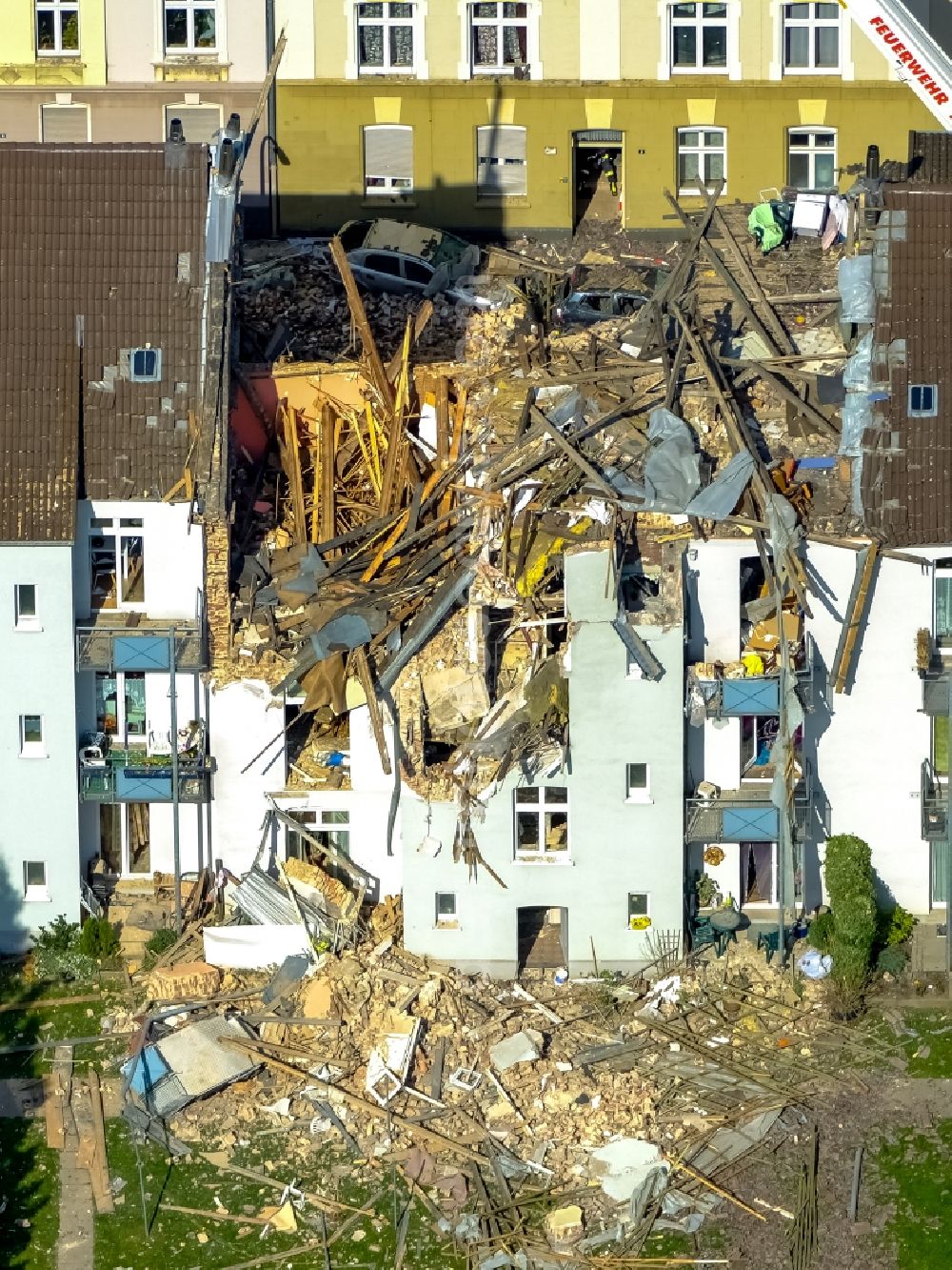 Aerial image Dortmund - Explosion damages in Residential area of the multi-family house settlement Teutonenstrasse in the district Hoerde in Dortmund in the state North Rhine-Westphalia