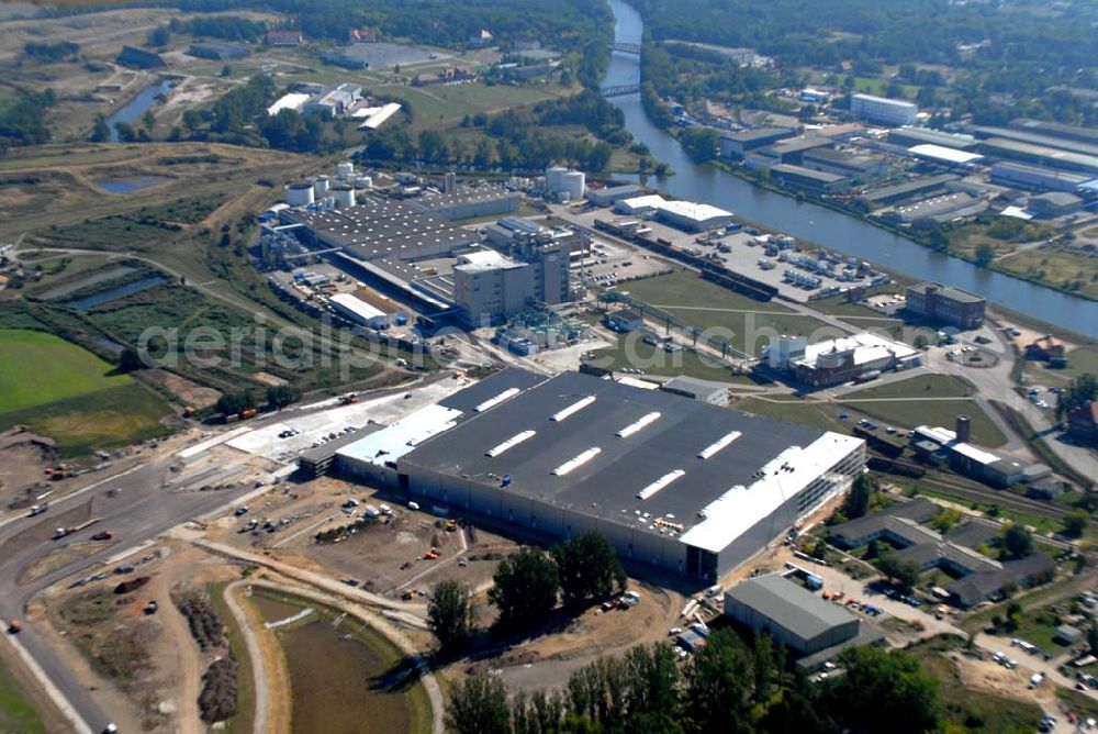 Aerial photograph Genthin (Sachsen-Anhalt) - Fabrik der Henkel Genthin GmbH in Genthin. Kontakt: Henkel Genthin GmbH, Postfach 11 43 / 39301 Genthin,