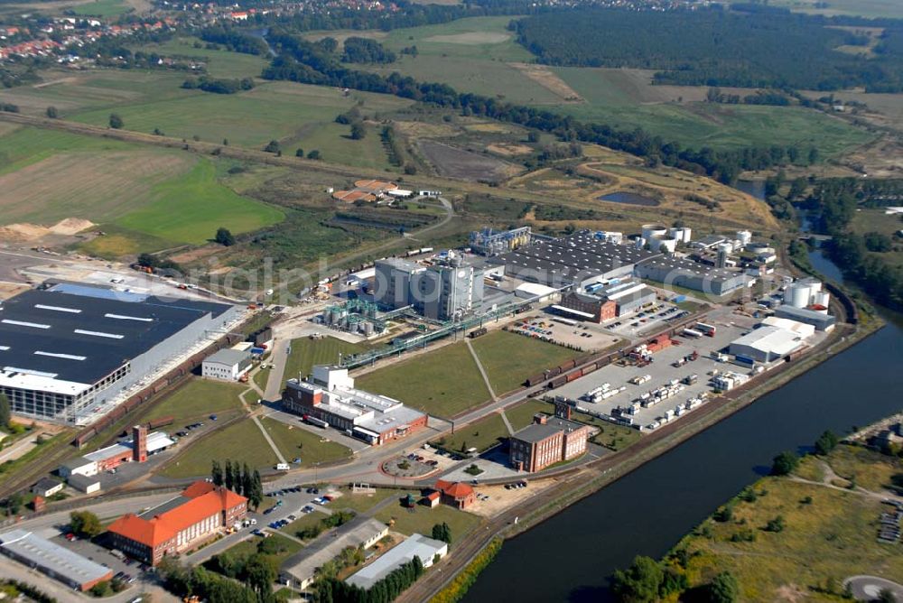 Aerial image Genthin (Sachsen-Anhalt) - Fabrik der Henkel Genthin GmbH in Genthin. Kontakt: Henkel Genthin GmbH, Postfach 11 43 / 39301 Genthin,