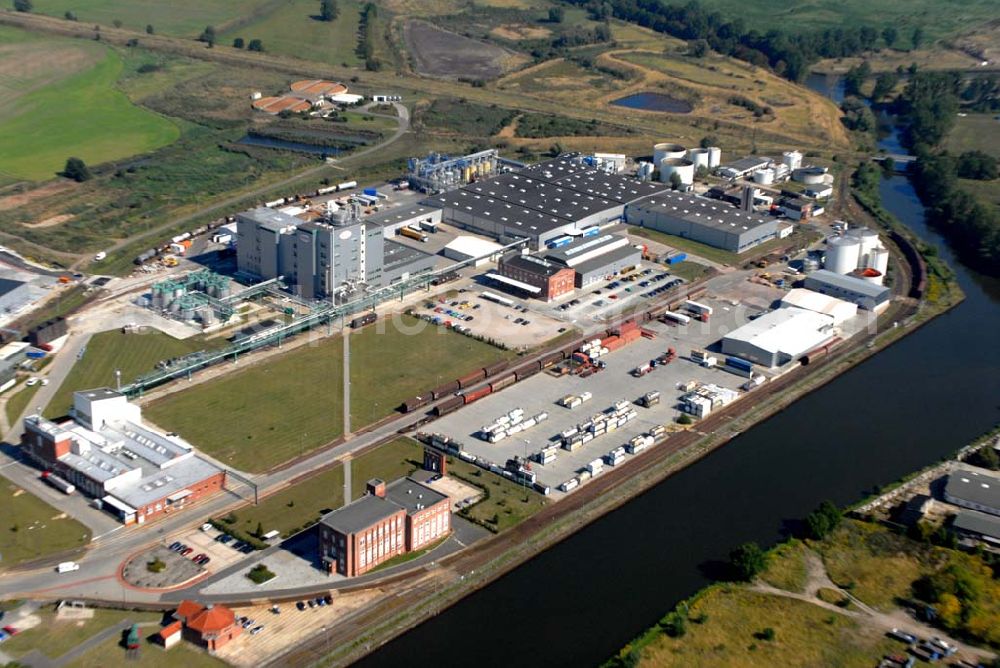 Aerial photograph Genthin (Sachsen-Anhalt) - Fabrik der Henkel Genthin GmbH in Genthin. Kontakt: Henkel Genthin GmbH, Postfach 11 43 / 39301 Genthin,