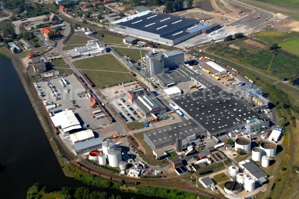 Aerial image Genthin (Sachsen-Anhalt) - Fabrik der Henkel Genthin GmbH in Genthin. Kontakt: Henkel Genthin GmbH, Postfach 11 43 / 39301 Genthin,