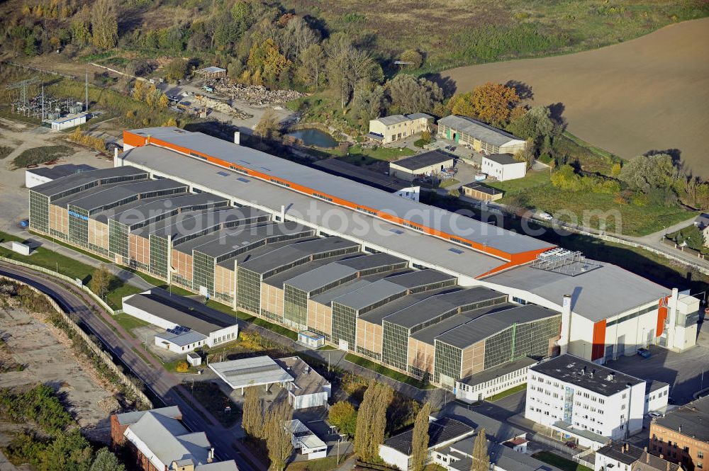 Zeitz from the bird's eye view: Blick auf die Fabrikationshallen der Zeitzer Guss GmbH an der Naumburger Straße. View of the production halls of the Zeitzer Guss GmbH.