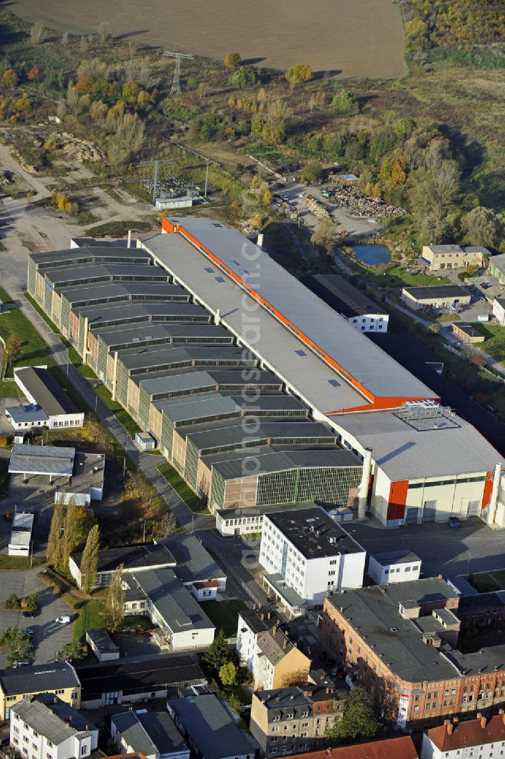 Aerial photograph Zeitz - Blick auf die Fabrikationshallen der Zeitzer Guss GmbH an der Naumburger Straße. View of the production halls of the Zeitzer Guss GmbH.