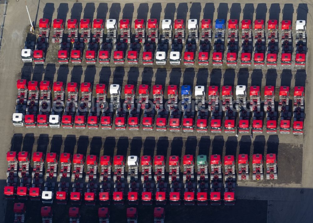 Aerial photograph Herten - Brand new Mercedes truck tractors on the factory park in the grounds Recklinghausen Hochlarmark of the former mine Recklinghausen in Herten in North Rhine-Westphalia NRW