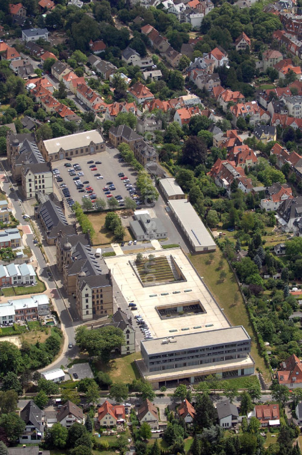 Aerial photograph Osnabrück - Blick auf das Gelände der Fachhochschule Osnabrück. Ist seit 2003 Stiftungshochschule mit 78 Studienprogrammen und international anerkannten Studienabschlüssen. Kontakt: Fachhochschule Osnabrück, Caprivistr. 30 A, 49076 Osnabrück, Tel. +49(0)541 969 2066, Email: webmaster@fh-osnabrueck.de