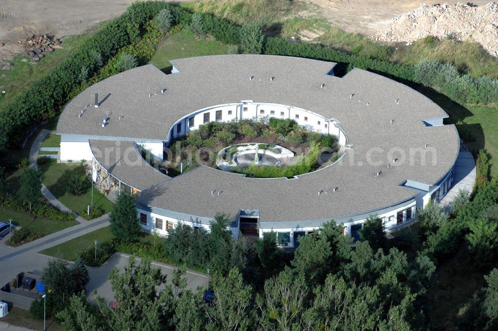 Aerial photograph Neustrelitz - Die DRK Fachpflegeeinrichtung Mecklenburg- Strelitz ist eine stationäre Pflegeeinrichtung, die sich in Trägerschaft der DRK Krankenhaus Mecklenburg-Strelitz gGmbH befindet. Unser Haus ist eine Einrichtung für Menschen im Wachkoma und an derer schwerstpflegebedürftiger Menschen mit schweren neurologischen Krankheitsbildern und Krankheitsverläufen. Adresse: DRK-Krankenhaus Mecklenburg-Strelitz gGmbH, Fachpflegeeinrichtung für Menschen im Wachkoma, Penzliner Straße 54, 17235 Neustrelitz; Tel.: 03981/ 25360; Homepage der DRK Krankenhaus Mecklenburg- Strelitz GmbH: