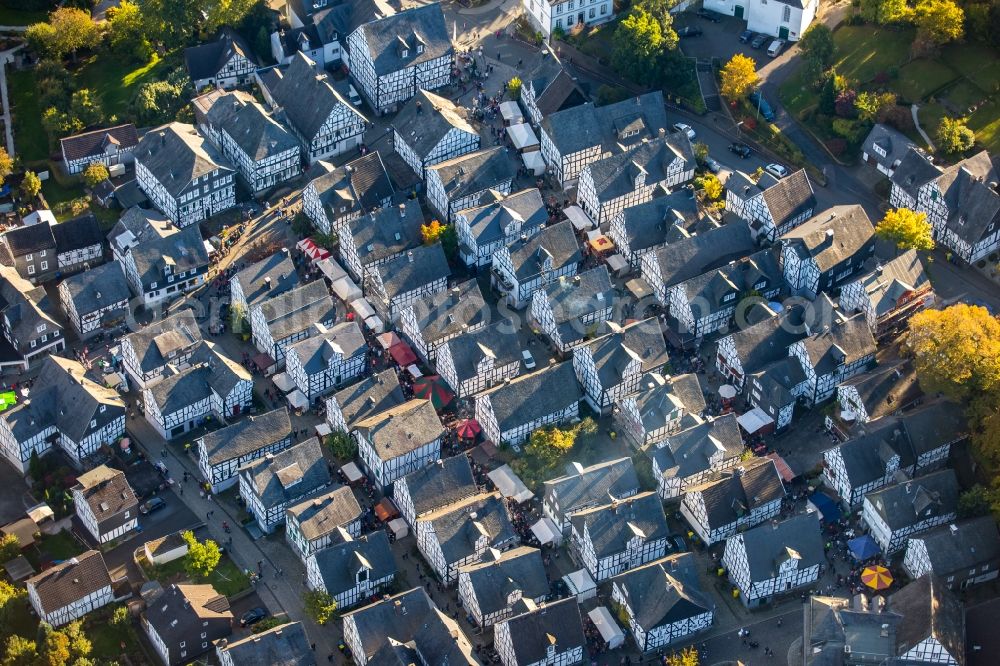 Freudenberg from above - Half-timbered house and multi-family house- residential area in the old town area and inner city center Marktstrasse - Unterstrasse - Poststrasse in Freudenberg in the state North Rhine-Westphalia