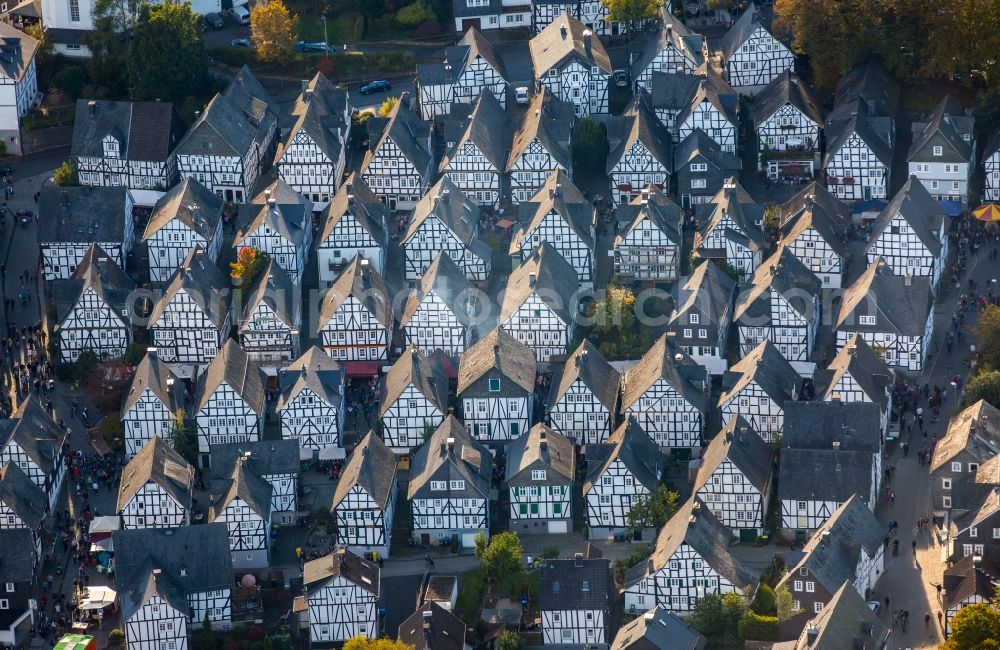 Freudenberg from above - Half-timbered house and multi-family house- residential area in the old town area and inner city center Marktstrasse - Unterstrasse - Poststrasse in Freudenberg in the state North Rhine-Westphalia