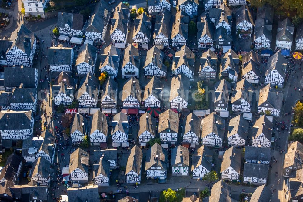 Aerial image Freudenberg - Half-timbered house and multi-family house- residential area in the old town area and inner city center Marktstrasse - Unterstrasse - Poststrasse in Freudenberg in the state North Rhine-Westphalia