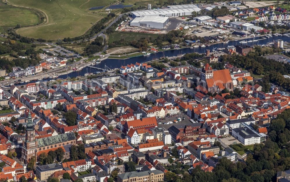 Greifswald from above - Half-timbered house and block of flats residential area in the Old Town area and centre in Greifswald in the federal state Mecklenburg-West Pomerania