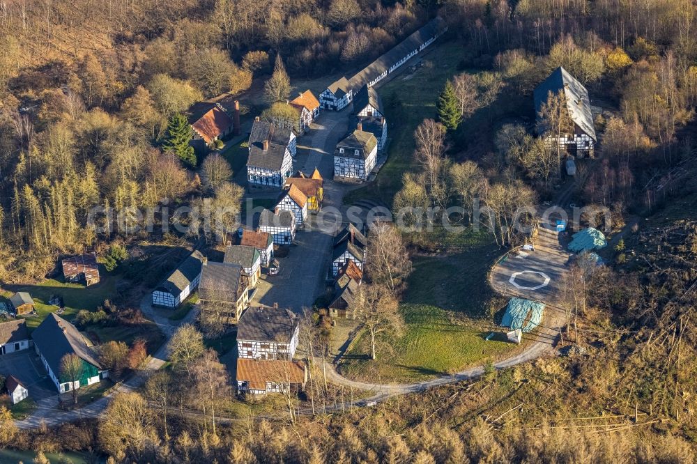 Aerial photograph Hagen - Half-timbered house and multi-family house- residential area in the old town area and inner city center and Brauerei on Maeckingerbach in the district Dahl in Hagen at Ruhrgebiet in the state North Rhine-Westphalia, Germany