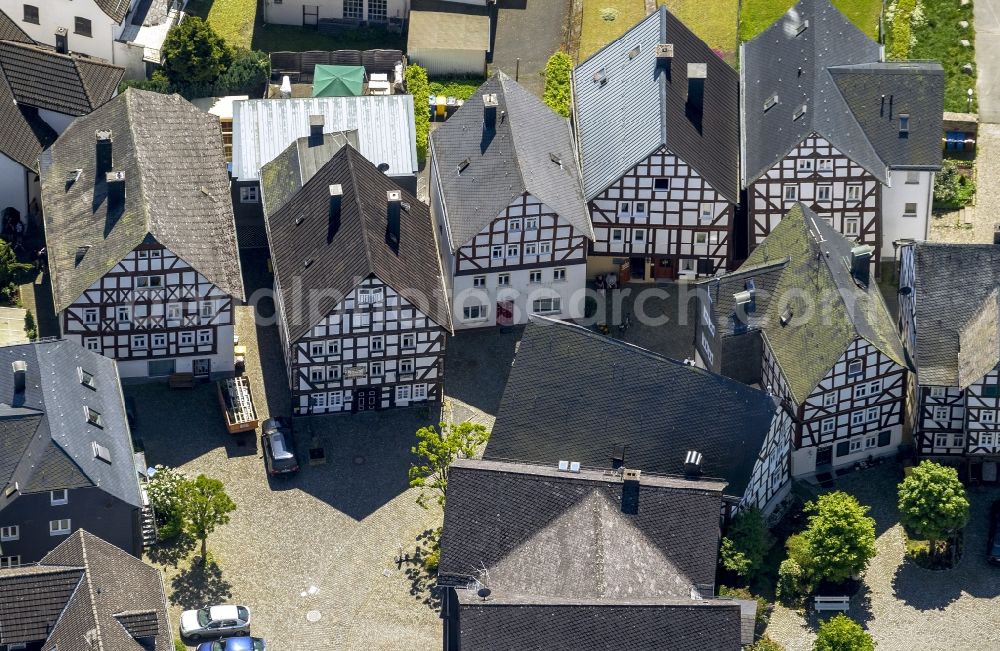 Aerial photograph Bad Laasphe - Half-timbered houses on Church Square in the city center of the old Bad Laasphe in the state of North Rhine-Westphalia