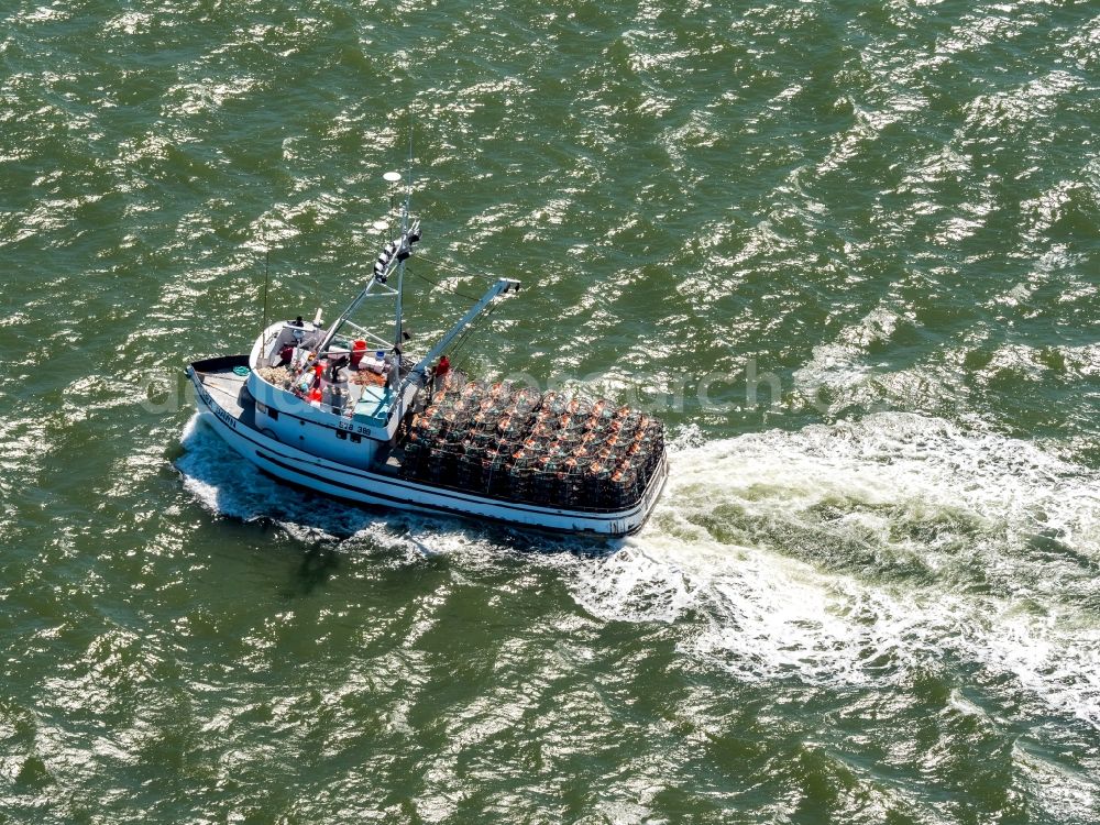 Aerial photograph San Francisco - Sailing fishing- ship auf dem Golden Gate in San Francisco in California, USA