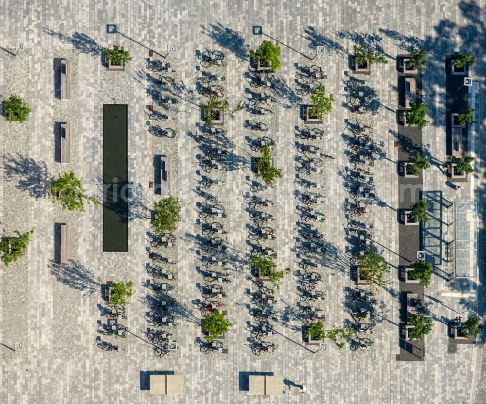 Aerial image Bünde - Bike parking- area of the school Gymnasium am Markt in Buende in the state North Rhine-Westphalia