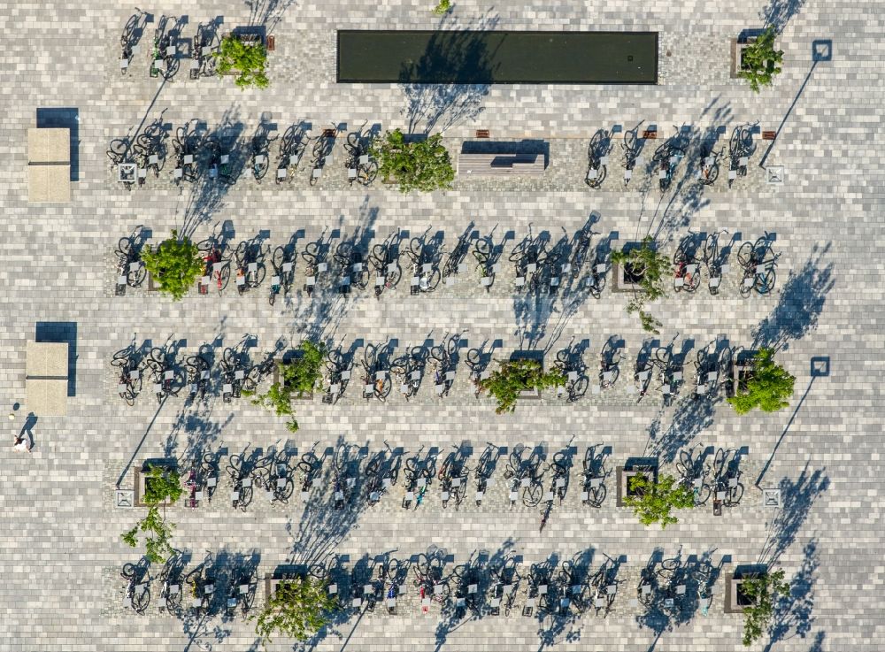 Bünde from above - Bike parking- area of the school Gymnasium am Markt in Buende in the state North Rhine-Westphalia