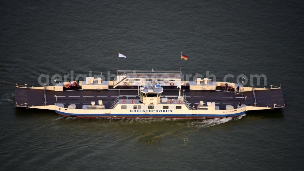 Aerial photograph Bonn - Ride a ferry ship Autofaehre Christophorus over the rhine river in the district Godesberg in Bonn in the state North Rhine-Westphalia, Germany