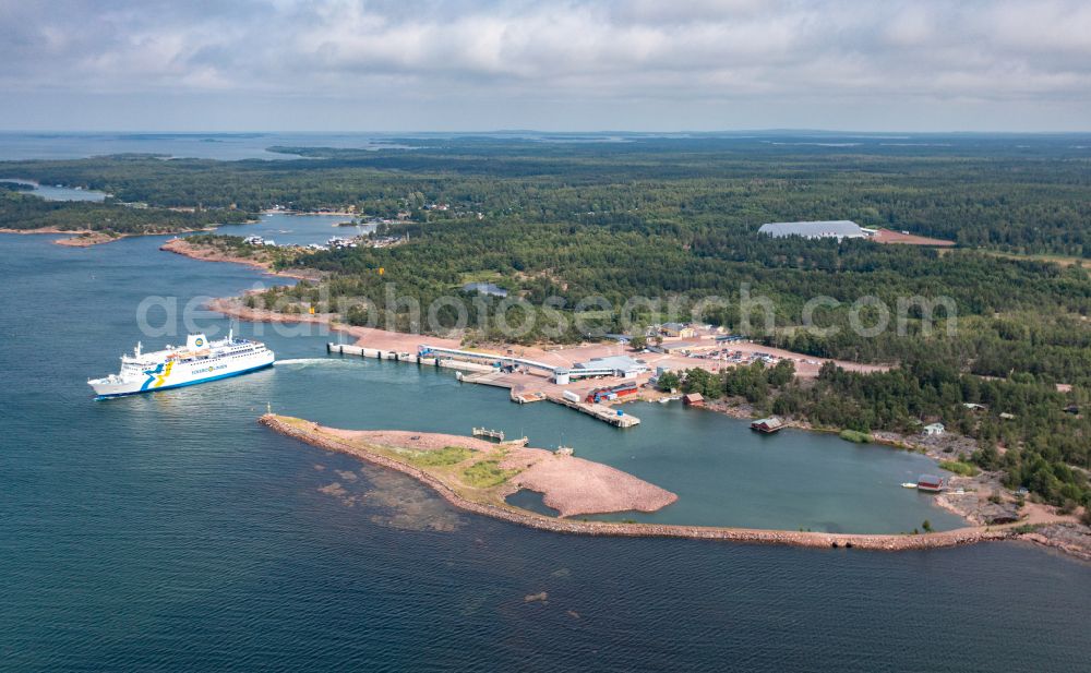 Berghamn from the bird's eye view: Ride a ferry ship Eckeroe on street Eckeroevaegen in Berghamn in Alands landsbygd, Aland