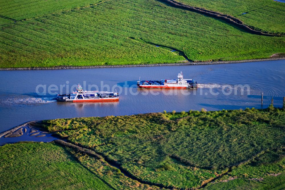 Aerial photograph Wischhafen - Ride a ferry ship Elbfaehre Wischhafen in Drochtersen in the state Lower Saxony, Germany