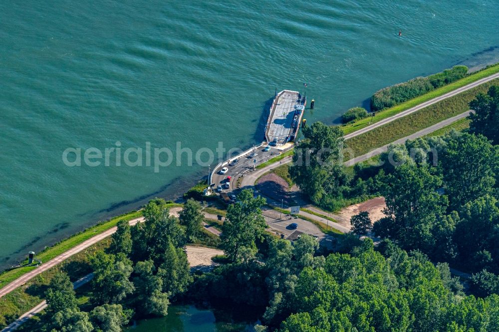 Aerial photograph Rheinau - Ride a ferry ship of Faehre Kappel in Rheinau in the state Baden-Wurttemberg, Germany