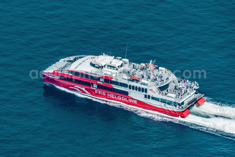 Aerial photograph Helgoland - Journey of the ferry ship FRS Halunderjet over the North Sea off Heligoland in the state of Schleswig Holstein