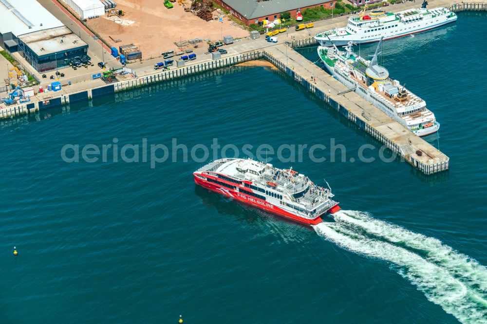 Aerial photograph Helgoland - Journey of the ferry ship FRS Halunderjet over the North Sea off Heligoland in the state of Schleswig Holstein