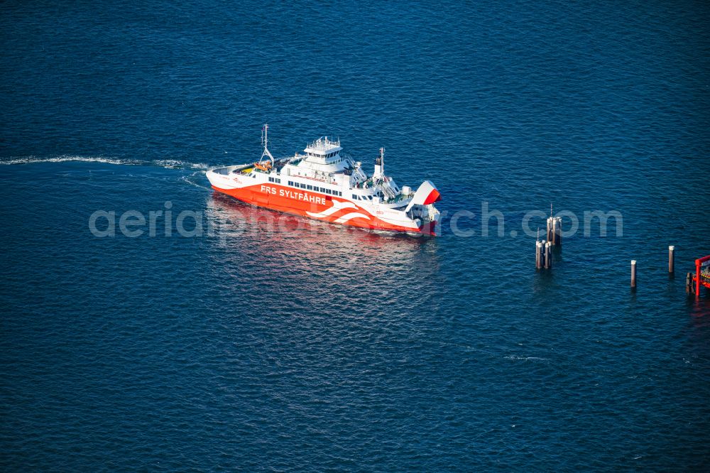 Aerial photograph List - Ride a ferry ship Limassol in List at the island Sylt in the state Schleswig-Holstein, Germany